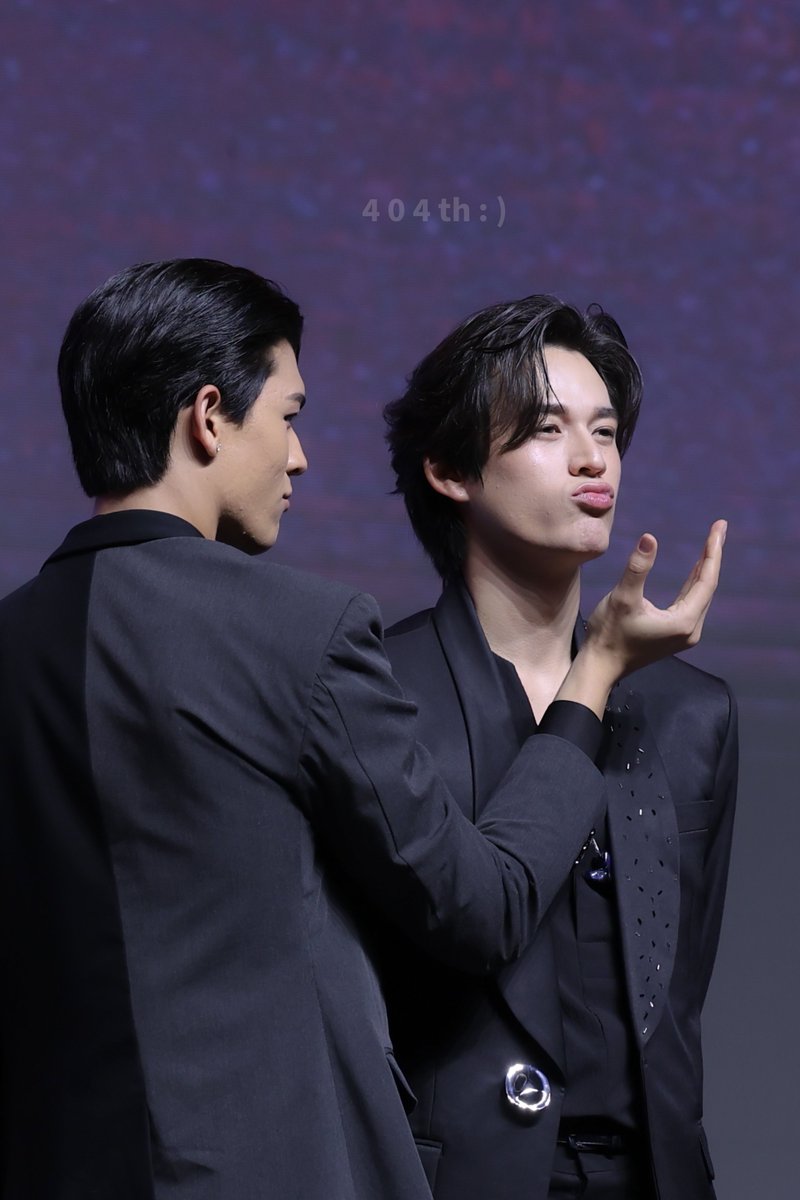 404th 🐻🐧 tweet media