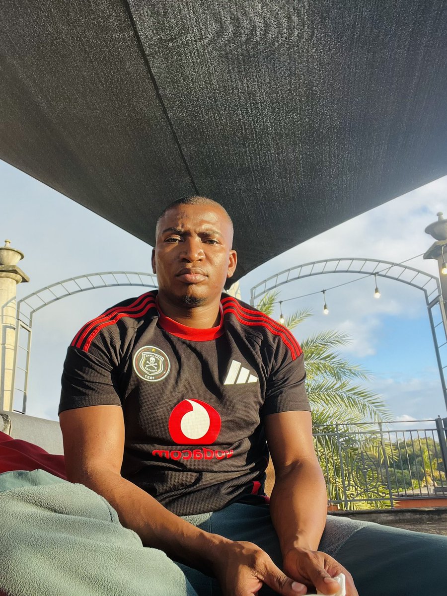 Lebotse7's tweet photo. @makwande_m @adidasZA ☠️ https://t.co/wuEbsgsHE2