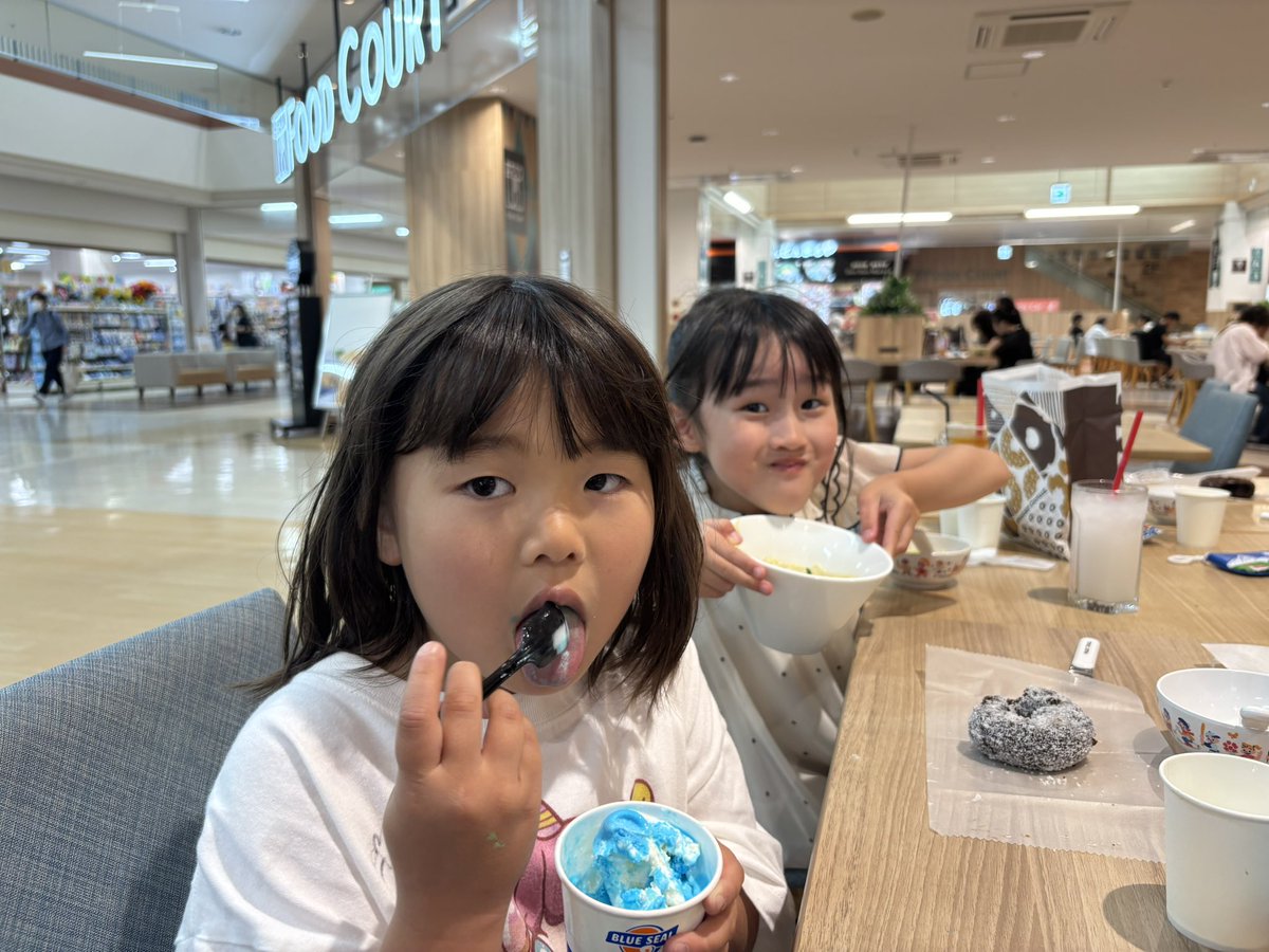Rinapipipi620's tweet photo. ちょこモたちーーー💜
みんなお疲れ様だーよ💜
 #ちょこモ 

@penmarus 
@kana_pinkids 
@nanaaki_pinkids 
@ryu_doublepeace https://t.co/58dRzO85ns