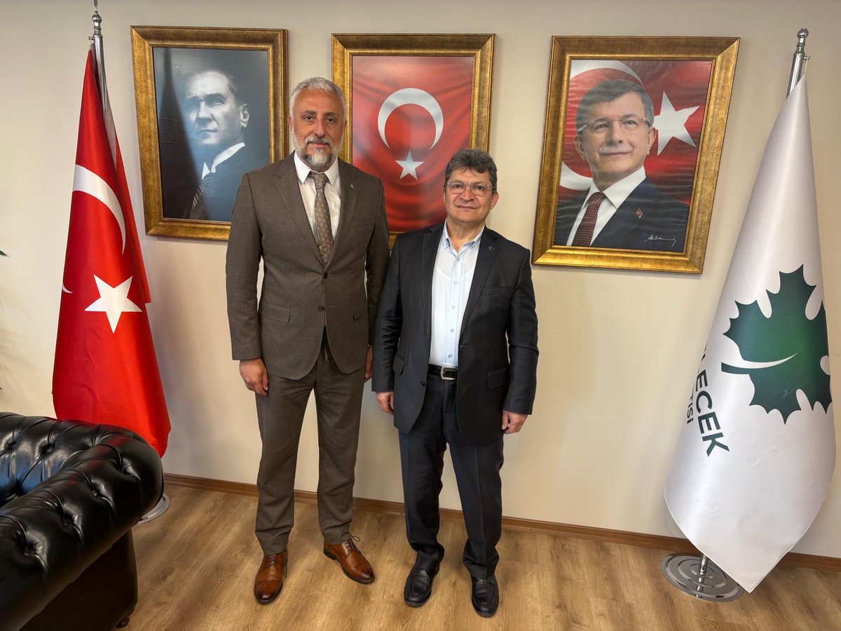 istgelecek's tweet photo. 1987 yılından bu yana akademik camiada önemli çalışmalara imza atan, mikrobiyoloji alanındaki bilgi birikimi ve bilimsel çalışmalarıyla öne çıkan Prof. Dr. Reşit Özkanca hocamız; 30 yılı aşkın akademik tecrübesi, çok sayıda bilimsel yayını ve devam eden çalışmalarıyla ülkemizin değerli akademisyenleri arasında yer almaktadır.

Prof. Dr. Reşit Özkanca hocamız, Gelecek Partisi İstanbul İl Başkanlığı yönetiminde Sağlık Politikalarından Sorumlu İl Başkan Yardımcısı olarak görev alırken, aynı zamanda İl Başkan Danışmanı olarak da görev yapacaktır.

Bilimsel birikimi, akademik vizyonu ve tecrübesiyle önemli katkılar sunacağına inanıyor, hocamıza yeni görevinde başarılar diliyoruz.

@Ahmet_Davutoglu 
@OsmanGentrk15 
@GelecekPartiTR