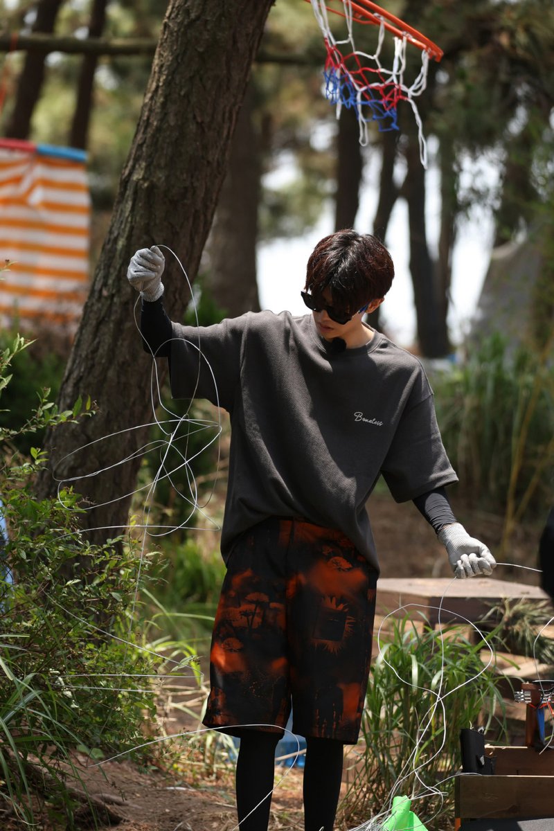 김정은 tweet media