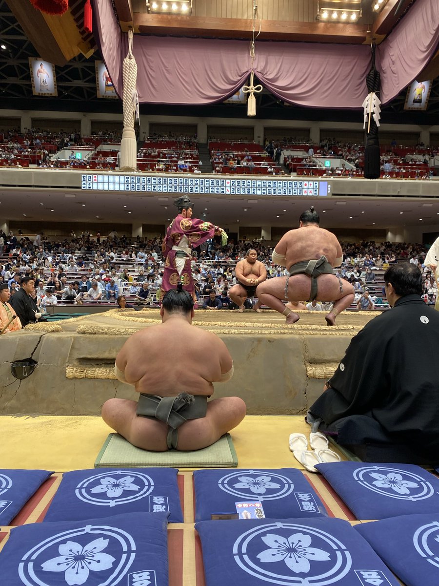 tfbk2's tweet photo. 現地観戦組からすると、生田目も狼雅席も危なげなく、価値をもぎ取りました〜！ https://t.co/AAAAKRgUbg