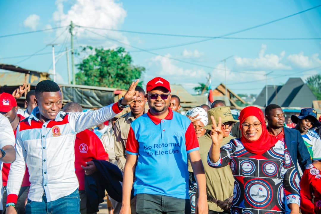 MBwashari's tweet photo. Kwasababu ya Mauaji yaliyotokea october 29/2025 bila Watanzania kupewa nafasi ya kuombeleza, Ninakiomba chama changu @ChademaTZ2 kwenye kila mkutano kitoe angalau Dakika 15 za Watanzania kulia kabla ya kuanza kwa hotuba za operation hii ya chama. https://t.co/o75q88HSFI