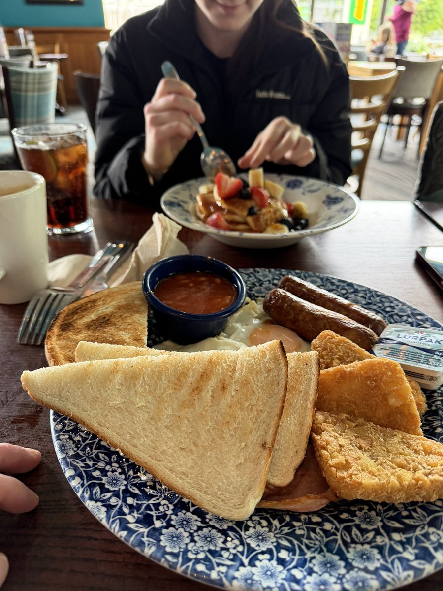 moneychimp's tweet photo. Tournament day is here ๐ฅ #strategising in spoons https://t.co/646v982yCX