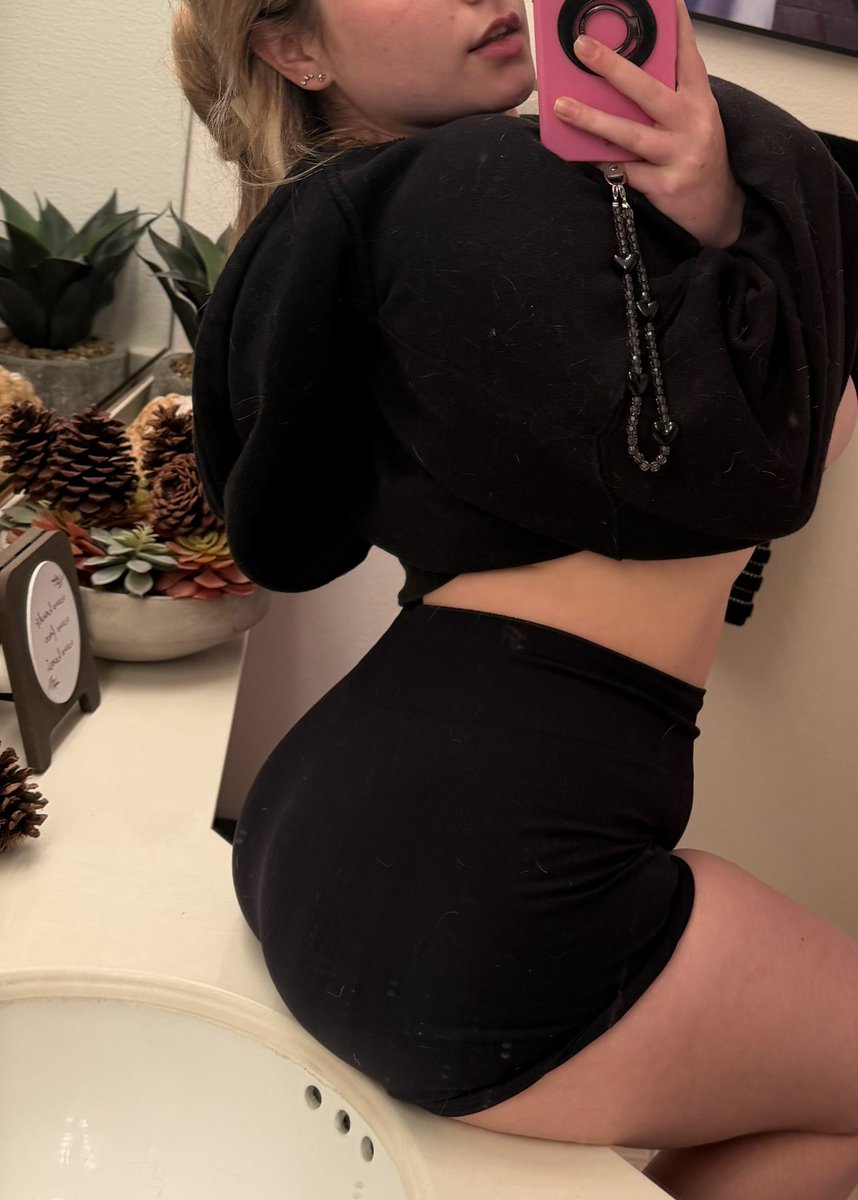 maya minx tweet media