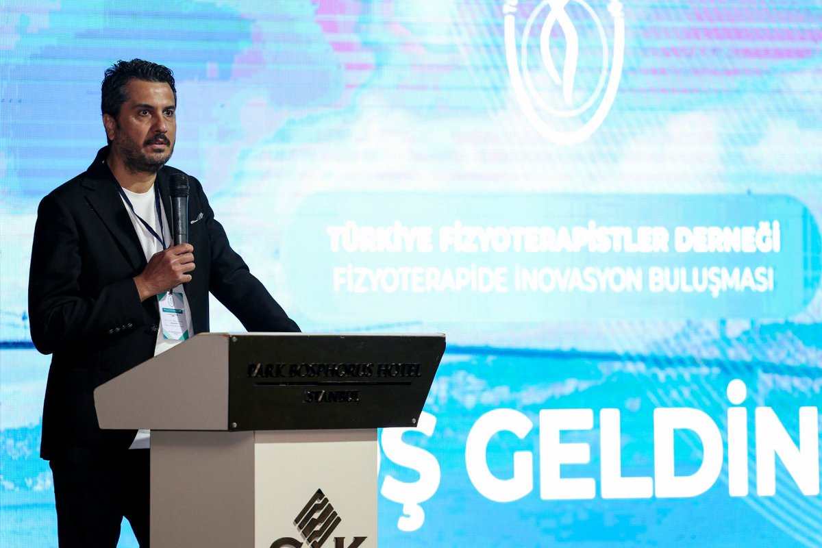 TFD1969's tweet photo. Türkiye Fizyoterapistler Derneği tarafından düzenlenen “Fizyoterapide İnovasyon Buluşması”nda;
Ev sahibi olarak Dernek Başkanımız Zafer Aksungur’un öncülüğünde,
İstanbul Vali Yardımcımız Sayın Hasan Gözen ve
İstanbul İl Sağlık Hizmetleri Müdürü Op. Dr. Zülfü Kılıç’u ağırlamaktan memnuniyet duyduk.

Mesleğimizin geleceği, sağlık sistemindeki yeri ve fizyoterapide yenilikçi yaklaşımların değerlendirildiği bu kıymetli buluşmada, protokol katılımlarıyla bizleri onurlandıran değerli misafirlerimize teşekkür ederiz.

Bilimsel üretimin, mesleki birlikteliğin ve fizyoterapide inovatif yaklaşımın güçlenerek devam etmesini diliyoruz.