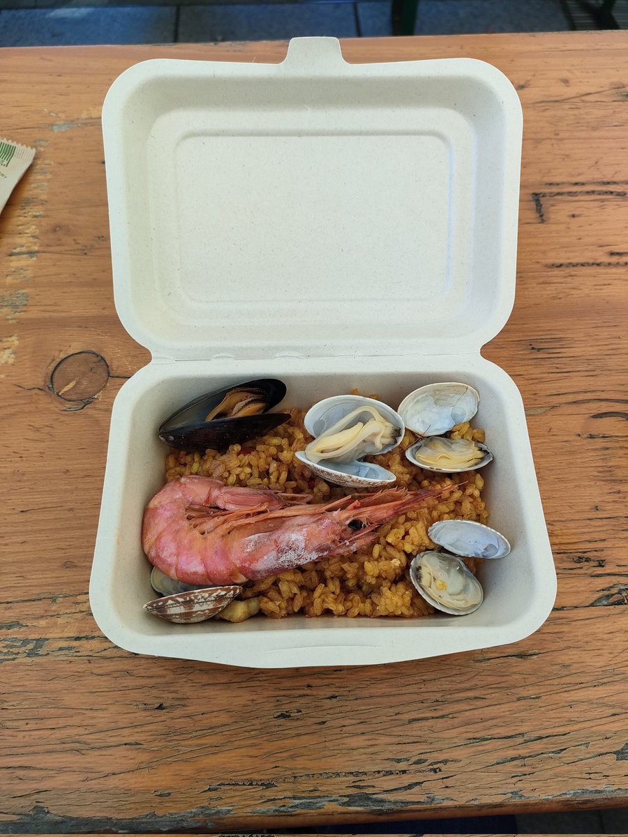 Takerun_inv's tweet photo. 有明で行っているdeliciousmuseumという、食のイベントで、スペイン食堂石井with飲み屋ぶちさんの魚介パエリアを美味しくいただきました。ありがとうございます。
#deliciousmuseum
 #Thanks 
#スペイン食堂石井with飲み屋ぶち https://t.co/eADMbWO5R7