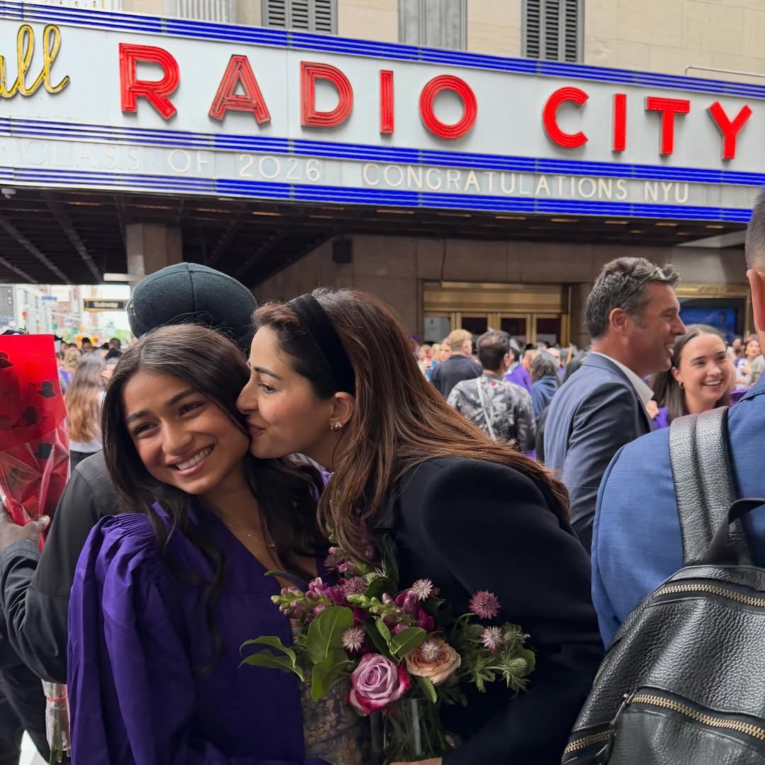 indiaforums's tweet photo. Ananya Panday Is In Full Proud Sister Mode As She Cheers For Rysa’s Graduation With The Sweetest “My Chuchu Is A Graduate” Post And Honestly, This Sibling Bond Has Our Hearts.
.
.
.
#AnanyaPanday #RysaPanday #SiblingGoals #GraduationDay #IndiaForums https://t.co/LWfSmDbvXD