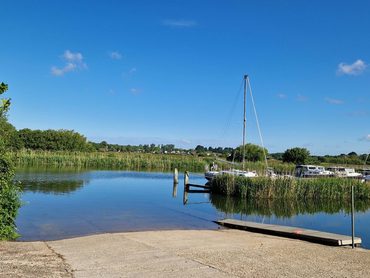 TheCaravanTech1's tweet photo. The river Frome near Wareham Dorset https://t.co/Og3TZNIPXr