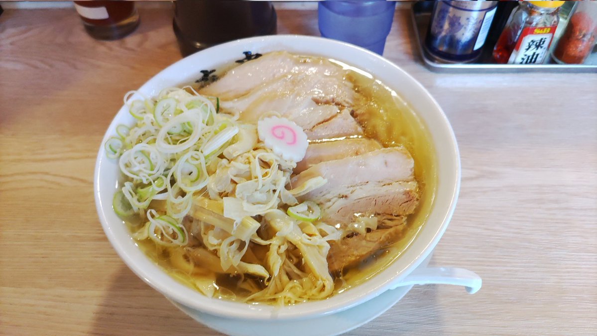 ばねじい tweet media