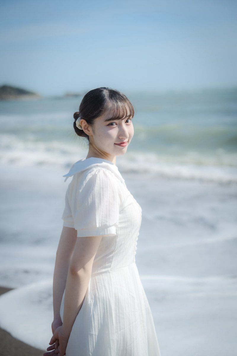 crossover33h2's tweet photo. 海に残して良いのは足あとだけだよ👣
model：天美びとさん @bito_partner 
#portrait #ポートレート #葉山 
#海に来たよ #一色海岸 https://t.co/GUr0BjXyKQ