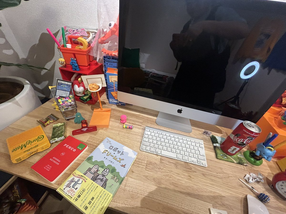 iek_ear's tweet photo. 虎ノ門ヒルズで開催のTOKYO ROOMS展。佐伯ポインティさんの部屋が一番好きでした！
ポインティさんの作品がこんなに素敵な部屋から生まれてることに大感動。座って眺める部屋の角度で、また楽しさが違うのもおもちゃ箱みたい。
自分も面白くて楽しい部屋で過ごしてみたいです！
＃私の好きな部屋 https://t.co/n4J8rA7rkW