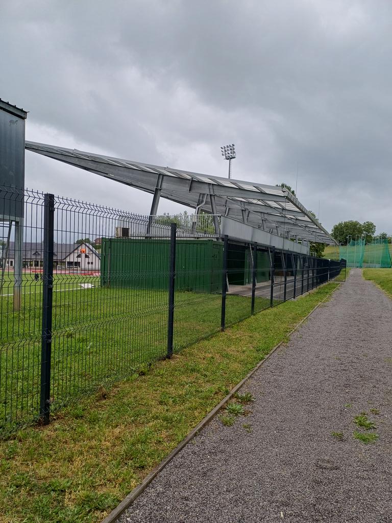 yodazib's tweet photo. 🗓 15/5 2026
🆚️ Krka 3-2 Jesenice
🏆 🇸🇮 2. SNL
🏟️ Stadion Portoval
🕕 18:00
🎫 free entry
👥️ 100

In a pouring rain, Jesenice have confirmed their relegation back to the 3. SNL after a single season, with one game remaining. https://t.co/p1OzXJEZKe