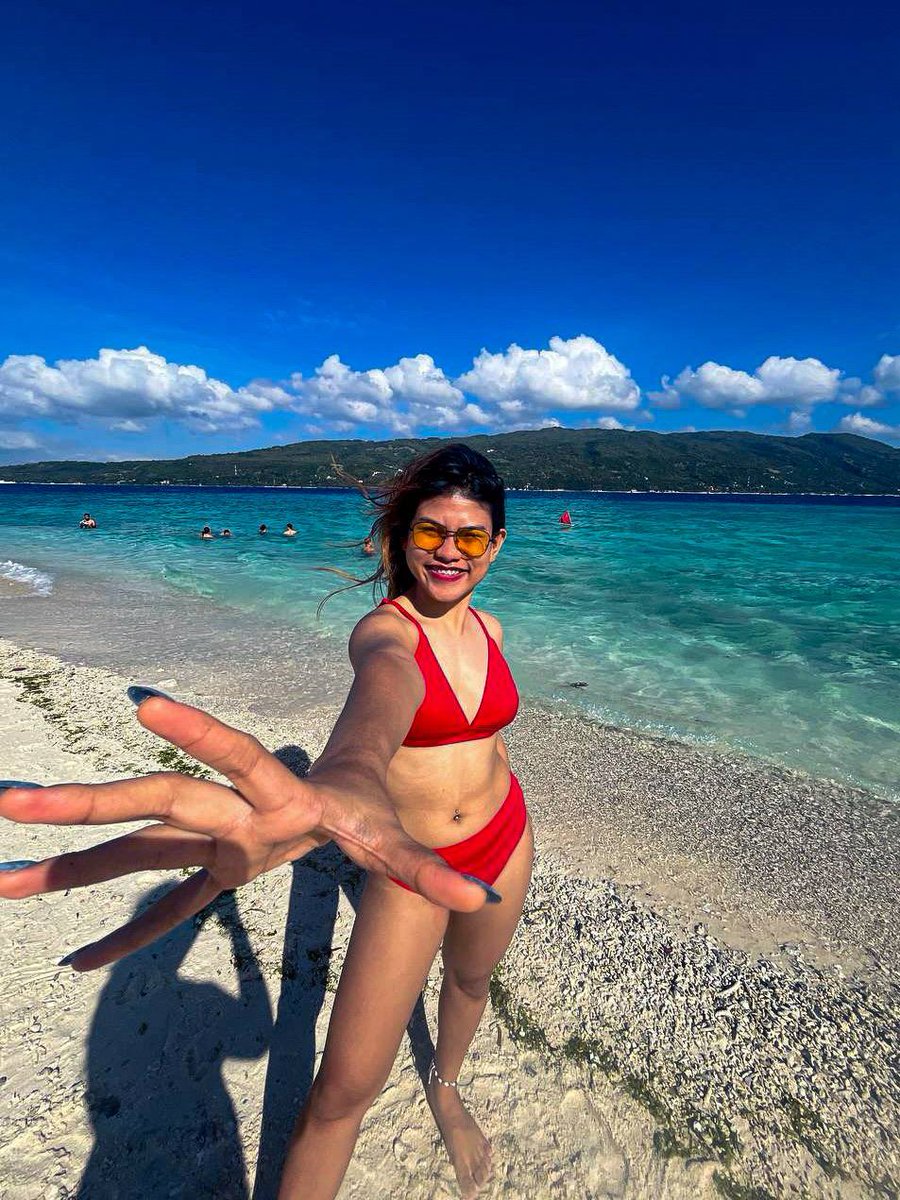 rocknrowllah's tweet photo. Summer I Turned ☀️🌊💛🧡🤙 https://t.co/1lPac54CZZ