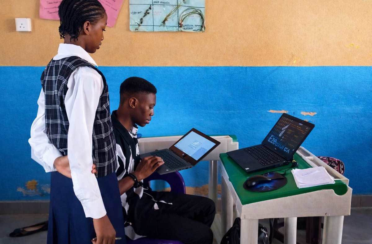 awaonyeaborezek's tweet photo. “Great things start with curiosity, consistency, and the courage to learn.
Today’s classroom can become tomorrow’s innovation hub.” 💻✨
#TechMinds #FutureProgrammers #CodingLife #StudentDevelopers #ICT #YoungInnovators #Programming #TechInSchool #DigitalSkills #Motivation https://t.co/48LlQ6a6ld