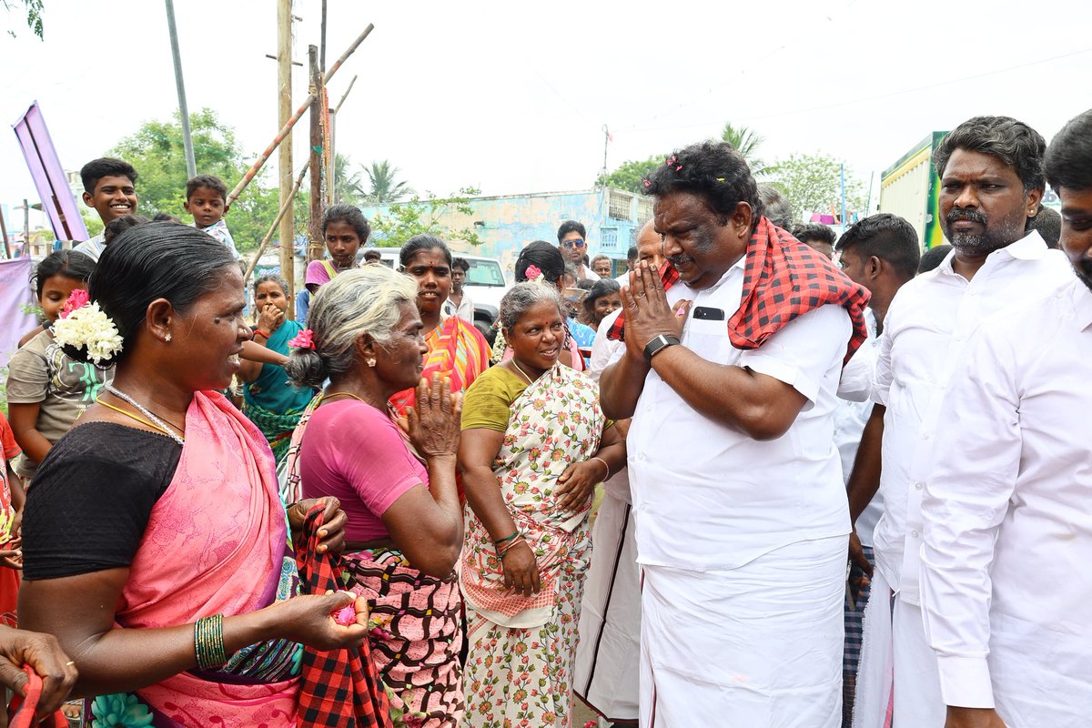 sivasankar1ss's tweet photo. குன்னம் தொகுதியின் சட்டமன்ற உறுப்பினராக நம்மைத் தேர்ந்தெடுத்துப் பேராதரவளித்த வேப்பூர் ஒன்றியம்,காடூர் கிராமத்து வாக்காளப் பெருமக்களுக்கு  சந்தித்து நன்றி தெரிவித்தோம்.

நம் மீது அப்பகுதி மக்கள் வைத்துள்ள நம்பிக்கையைக் காப்பாற்றும் வகையில் நமது மக்கள் நலப் பணிகள் என்றென்றும் தொடரும்!