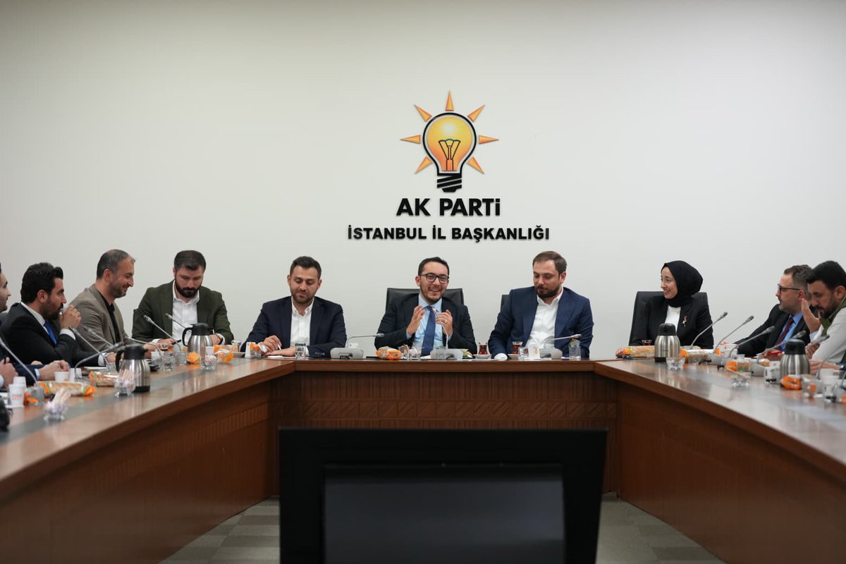 akpartiistanbul's tweet photo. Seçim İşleri Başkanlığımzın çalışmaları kapsamında;
📌 İlçe seçim işleri birim başkanları toplantımızı gerçekleştirdik. https://t.co/UGzKC5KABn
