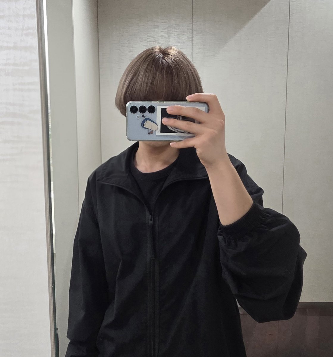 すみ tweet media
