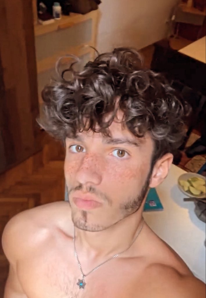 alex tweet media