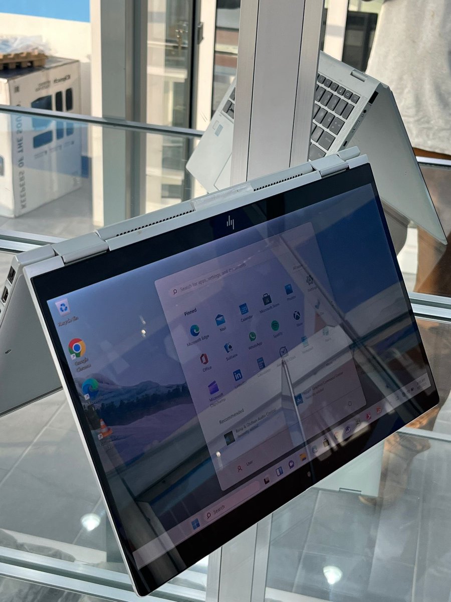 besttechghana's tweet photo. HP ELITEBOOK 1040 g6
Intel Core i5🔥
16Gb Ram (DDR4)😍Storage
512Gb SSD🔥
8th generation🥰
TouchScreen
Keyboard backlight💡
Ultrabook/Ultra-thin
Fingerprint
Facial recognition

Price:GHC4,600🔥

Call☎️:0247228888
WhatsApp: https://t.co/5CZpd4fYko

{shallie Chike Captain Smart https://t.co/3g35VrH92P