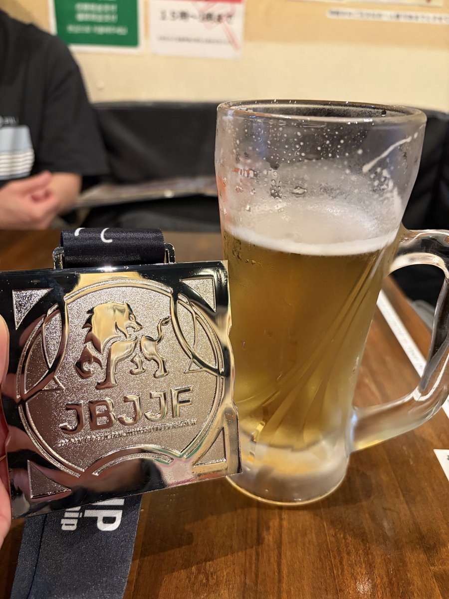 jinzi_runye's tweet photo. お休みありがとうございました。修斗柔術杯終わりました！

明日メダル🥈持ってお客様に報告しようと思います。　
#ドクターストレッチ　#学芸大学　#腕十字極まった　#修斗杯柔術選手権 https://t.co/iEsiornzwm