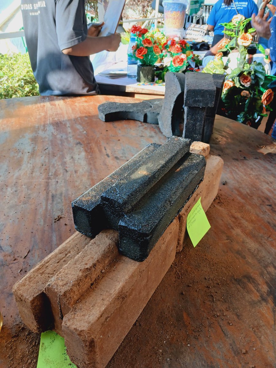 eelcompani's tweet photo. Briques Autobloquantes Comprimées , une solution d'éco-construction pour un habitat durable et accessible. EELC SARL propose un accompagnement technique intégré afin d'optimiser vos projets, réduire les coûts et garantir des performances structurelles et thermiques supérieures. https://t.co/XHRW5xM981