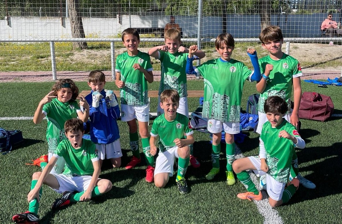 ADEsperanza1978's tweet photo. 👉 SEGUNDA ALEVIN F7

@cdbarajas D 2️⃣-3️⃣ Alevín C

⚽️ Nico
⚽️⚽ Martin

#delaespesoy #soyespe #hortaleza #futbolbase #rffm https://t.co/pjRCH9yDFU