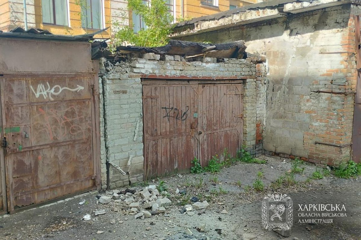 StudMedia's tweet photo. Також загарбники вдарили БПЛА типу "Молнія" по гаражному кооперативу в Київському районі. Постраждали три людини. https://t.co/U28FKbOAxA