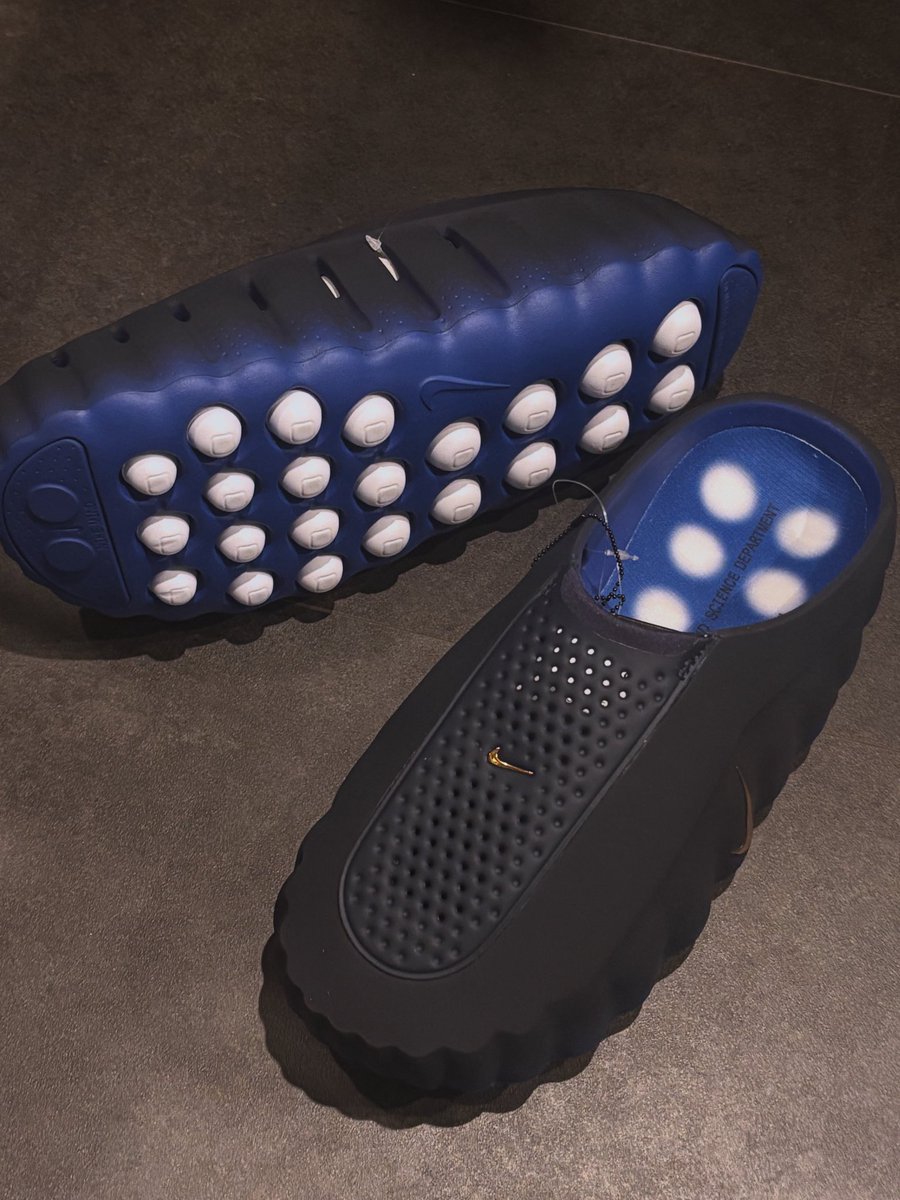 NaBiU_Channel's tweet photo. グリーン気に入ったので本命をプレ値で購入😭
やっぱええ色🩵
#nike #nikemind #nikemind001 https://t.co/qiu0hFzkMn