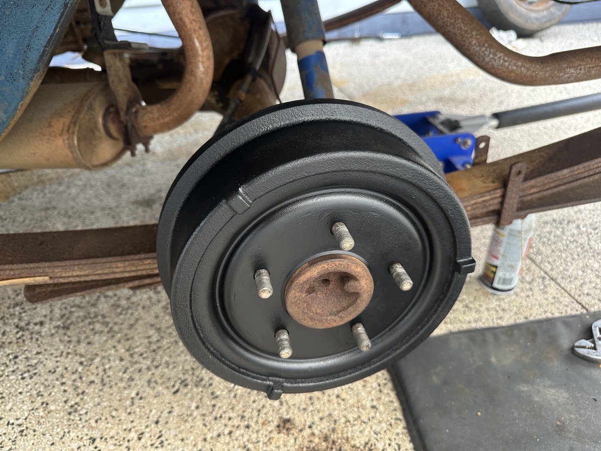 ScullyDamien's tweet photo. More work on the Valiant Ute today.
Dropped the radiator off to be re-cored, removed the helper springs, went over the rear brakes which looked really good and changed the spring shackle bushings which were in really nice shape and didnβt need it. π€·ββοΈπ
#oldcarstuff #Valiant #Ute https://t.co/dmudRmZb6v