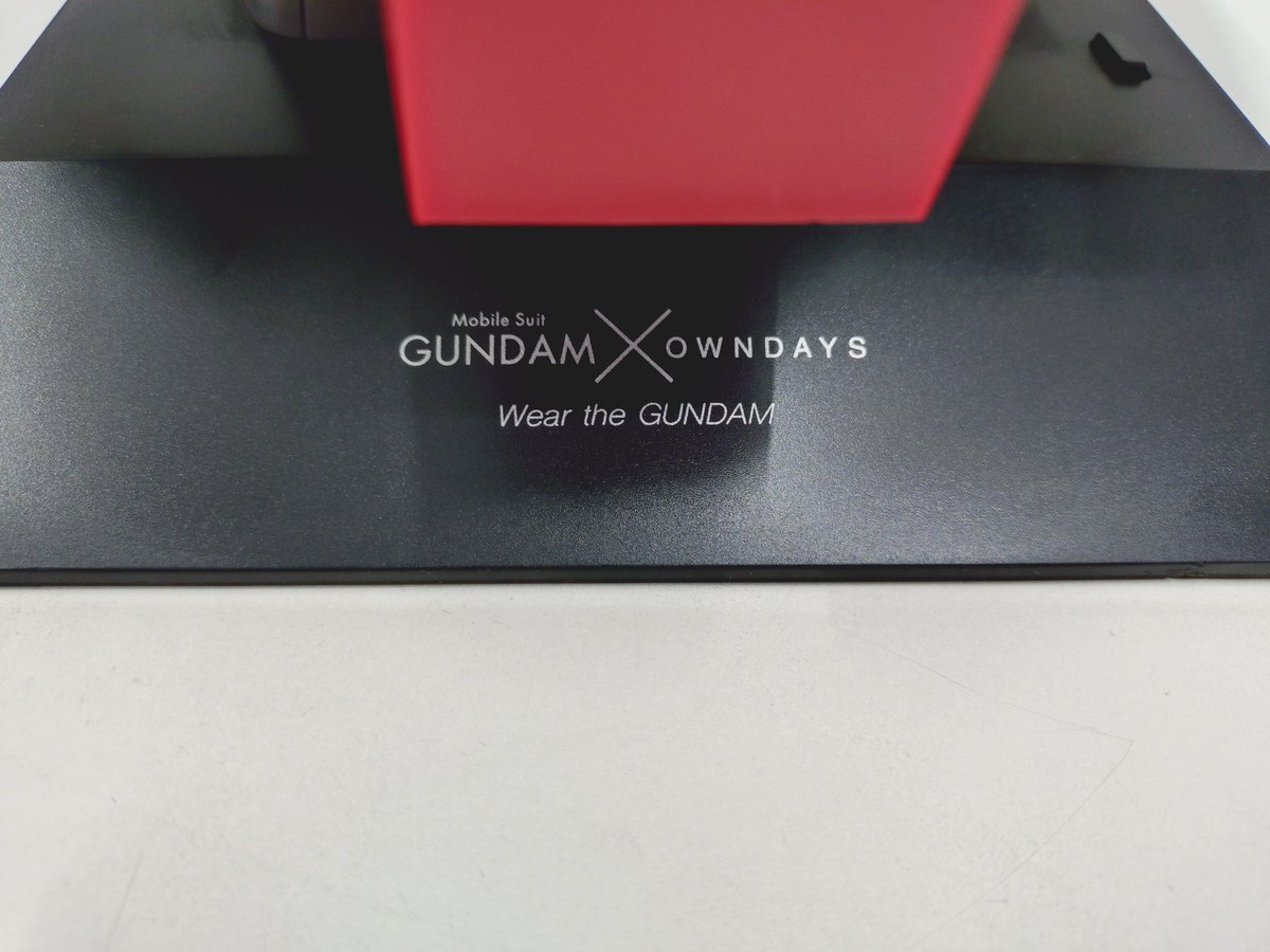 先ほどオンデーズ 1/7 ガンダムヘッドをお売り下さったお客様