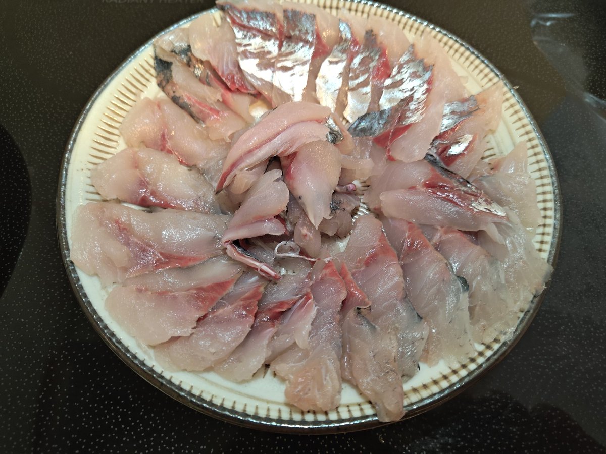 tahashidayon's tweet photo. 先日のアジング、大量に釣れすぎ&amp;サイズも尺ばかり、後半はギガアジ狙いでいっぱい投げたけどMAX35cm🐟️いっぱい釣れたので職場の人にあげた #アジング https://t.co/hJ3dkhDiNR