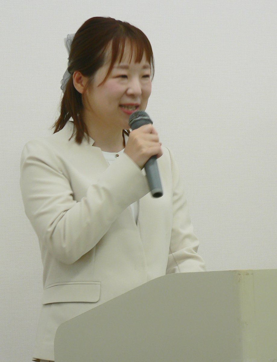 t_yuko0v0's tweet photo. 調布スタートアップ集会は、満員御礼！多くの方に集まって頂き、スタートにふさわしい元気の出る会となりました👏
応援スピーチや、それぞれから決意表明。#日本共産党 の議席の値打ちを皆さんと共に広げていきたいです‼️

その後は調布駅宣伝。対話が弾みました✨
#岸本なお子 #田村ゆう子 #松本杏子 https://t.co/wxmHlqaAiy