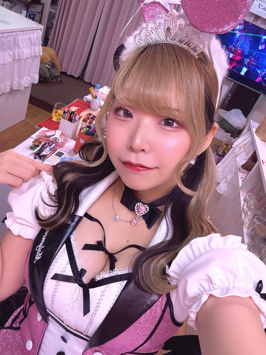 23時までよろしゅ~~‼️ 予約チェキも出来るからね~🐰‼️