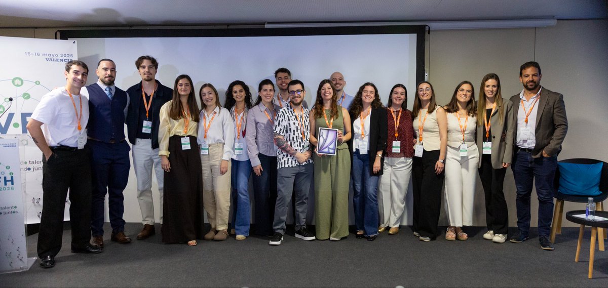 SVFH_'s tweet photo. La Jornada de Residentes nos deja talento, innovación y mucho futuro.

Enhorabuena a todos los participantes por la calidad de sus trabajos y una felicitación especial a la ganadora del premio por un reconocimiento más que merecido. #JornadaSVFH2026 https://t.co/nkrXwJJfFh