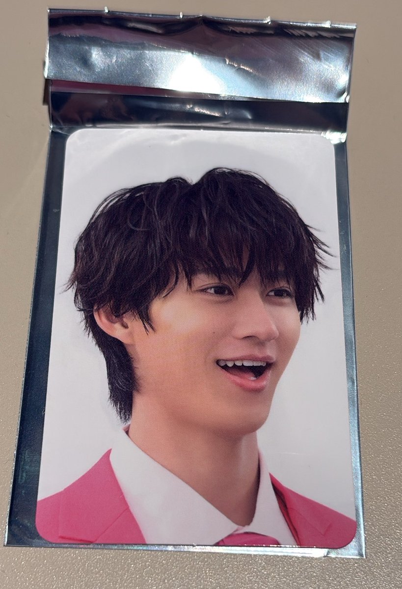 Boo_Orange08's tweet photo. のぞいみるく？展  
入場特典トレカ
譲 → 舜くん❤️

求 → 太ちゃん💙(激求)

ハラカドの周辺におります。
手渡しでお願いします🙇🏻‍♀️՞

 #トレカ交換  #のぞいてみるく展
 #入場特典トレカ  #譲渡 https://t.co/JljUcgzHo2