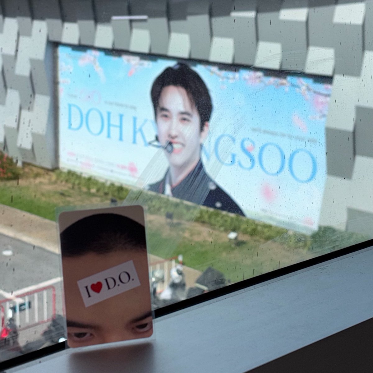 lovinyoumo_i's tweet photo. #EXhOrizon_in_BANGKOK https://t.co/9xbx3jnDpz