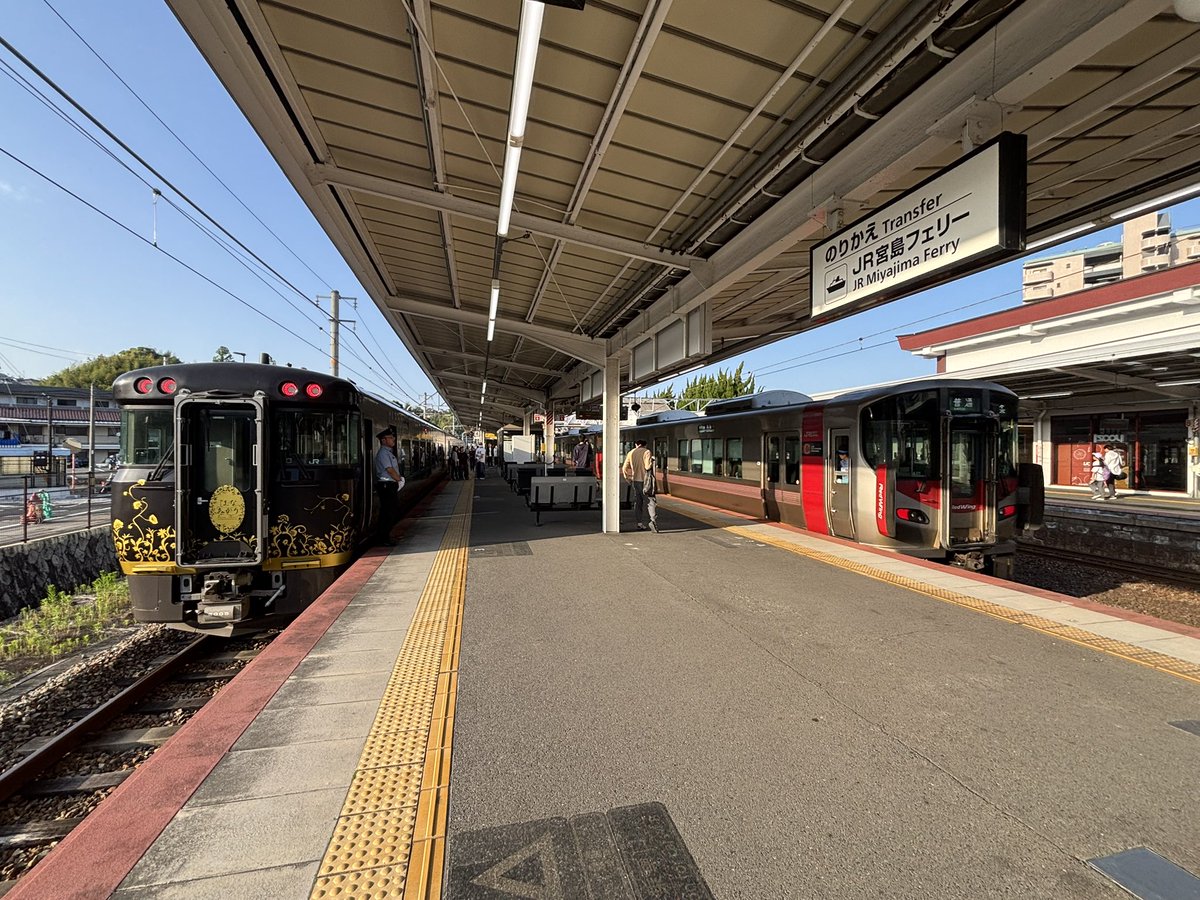 HU_tekken's tweet photo. 念願叶い、はなあかりに乗車することが出来ました
岩国ー広島を快速や普通列車にも道を譲ってグリーン車でのんびりと
特急が無い県でキハ189系に広島で乗る日が来るとは…
非日常体験でした https://t.co/TrOMLpuLwB