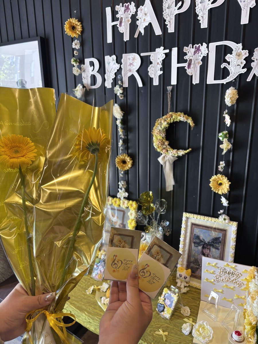 こ💛 tweet media