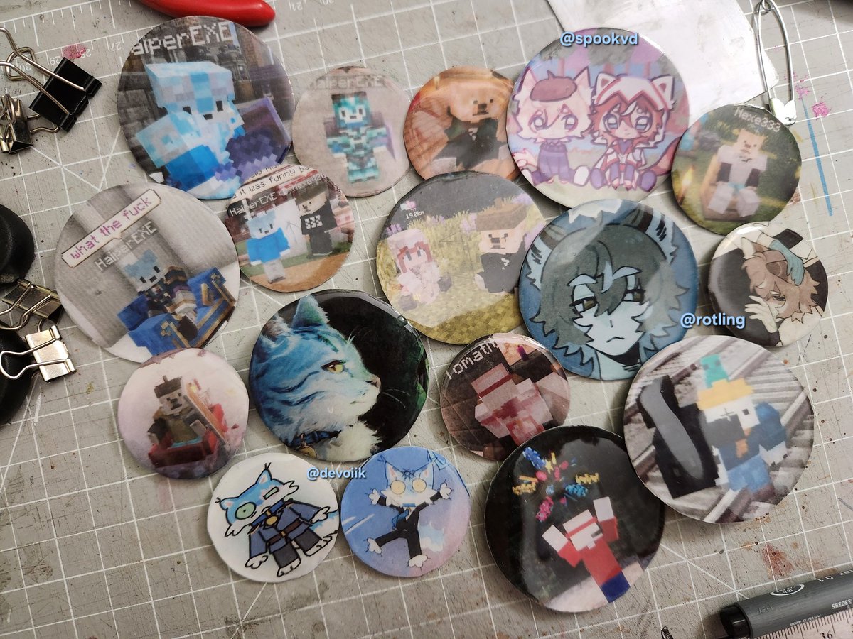 kixten_'s tweet photo. made some exeduo pins for myself o(⁠*⁠´▽`⁠*⁠)o  (+pepino and tomate) 
#qsmp2 #haiper #nexe https://t.co/w3T89k1hFr