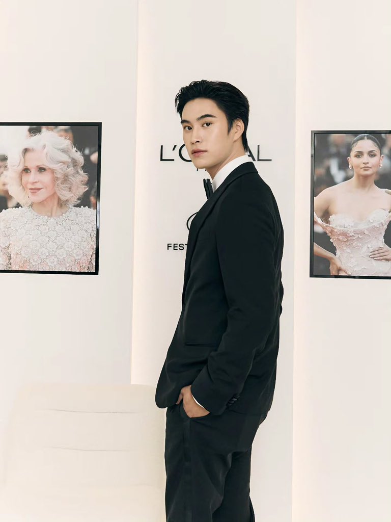 GeminiHome_TH's tweet photo. หล่อขนาดนี้ต้องคอมเม้นท์กันคนละ10-20คอมเม้นท์แล้ว😍🙌 พี่ๆคนไหนอยากวอร์มมือทักหา GeminiHomeได้เลยน้า มี Comments รอเสิร์ฟพี่ๆอีกเยอะเลยยย🙌🏻🥳  ทีม IG สำคัญมากๆมาช่วยกันน้าา 

GEMINI BA LOREAL IN CANNES
#LOrealParisCannes   
#LOrealParisCannesxGemini
#Gemini_NT #เจมีไนน์ https://t.co/1PZHigvrpT