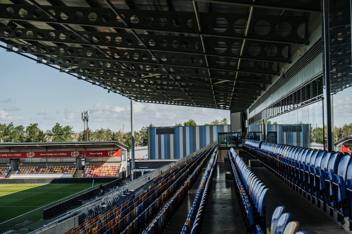 YorkRLFC's tweet photo. The sun is SHINING on the @YorkSMC Stadium this morning for our double header match day ☀️
Turnstiles open at 11:30am! 🏉

#OurEra | #ThisisYork ⚔️ https://t.co/nqXnPW7Ucs