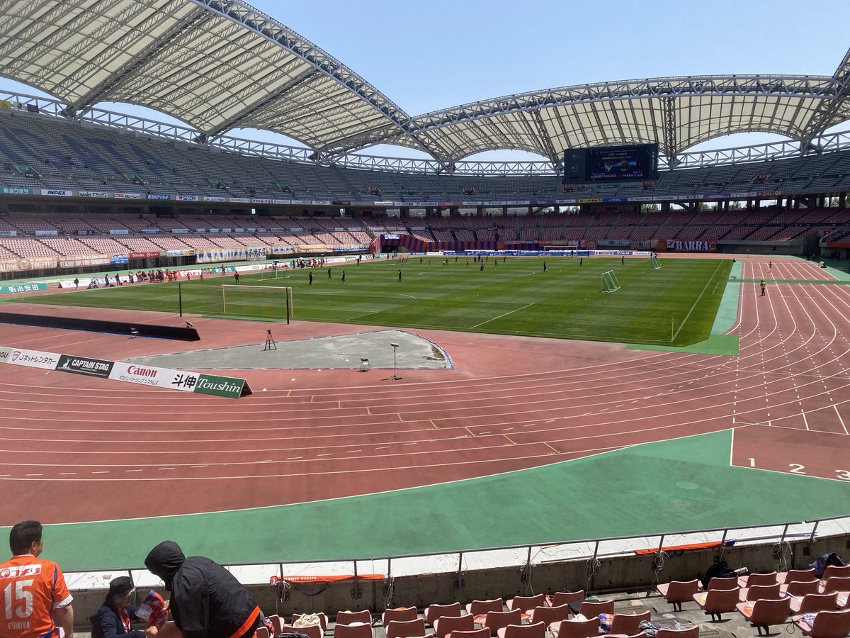 no_ma0913's tweet photo. 本日はここから全力応援📣
ピッチに立ったアルビ選手全員
よく最後まで足を止めないで
頑張った！
それがこの結果に繋がった！
次節も勝ってホーム連勝継続じゃ〜👍
よって、祝杯確定🤣🤣🤣

#アルビレックス新潟
#新潟奈良
#albirex https://t.co/lJmbtMjMhH