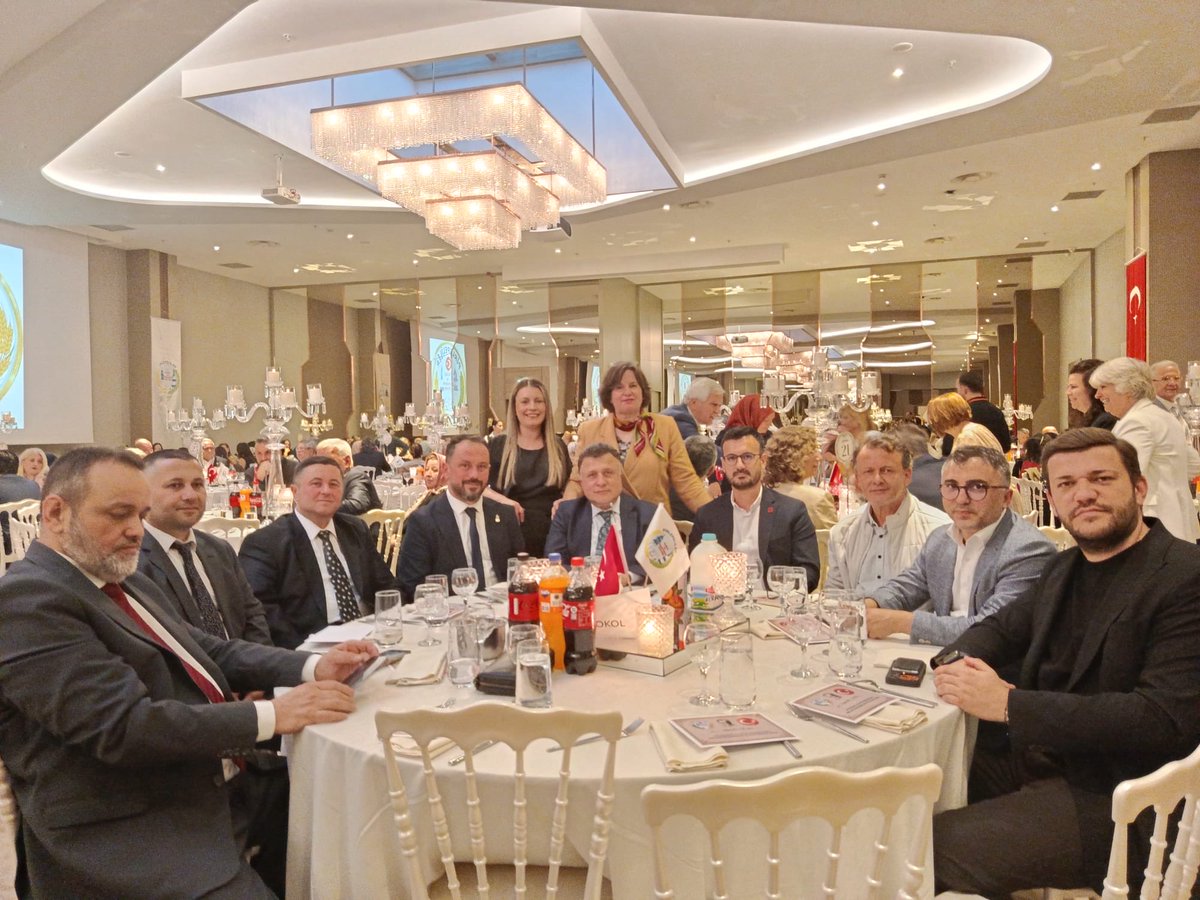 dunbalfed's tweet photo. @Pirlepeliler_ Derneği’nin düzenlemiş olduğu “Börek Günü” etkinliğine, Genel Başkanımız Sayın Recep Varol ile katılım sağladık!

Nazik davetleri ve güzel ev sahiplikleri için dernek başkanı Sn. Gökhan İkican ve Yönetim Kuruluna teşekkür ederiz. https://t.co/kAzPQ1SfGQ