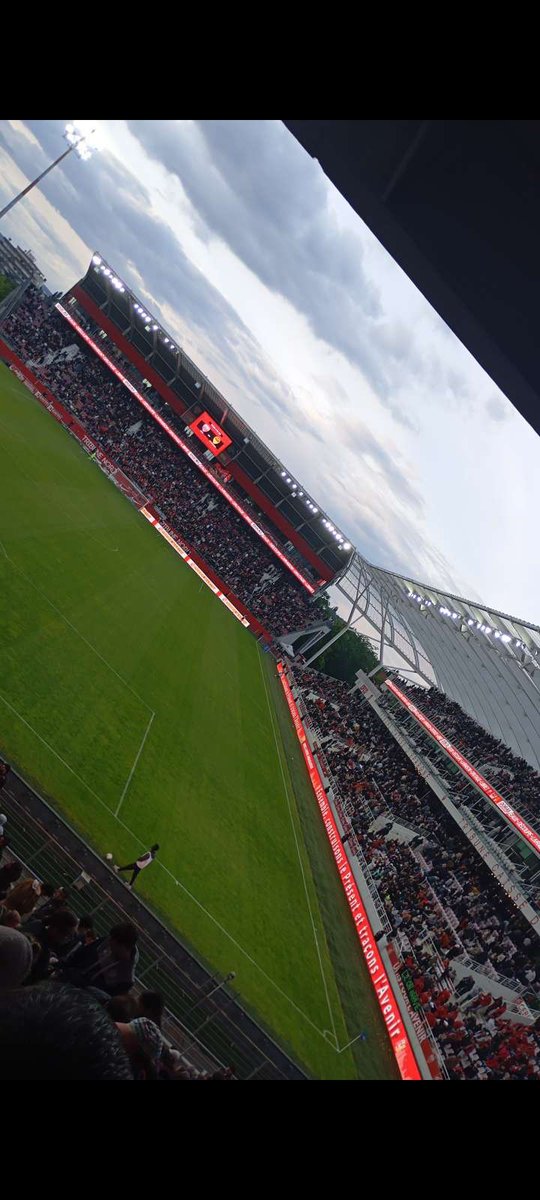 KKnidal's tweet photo. En tout cas match très sympa hier j'ai kiffé. Hâte pour la saison prochaine #DFCOUSO https://t.co/tSufAbxTf3
