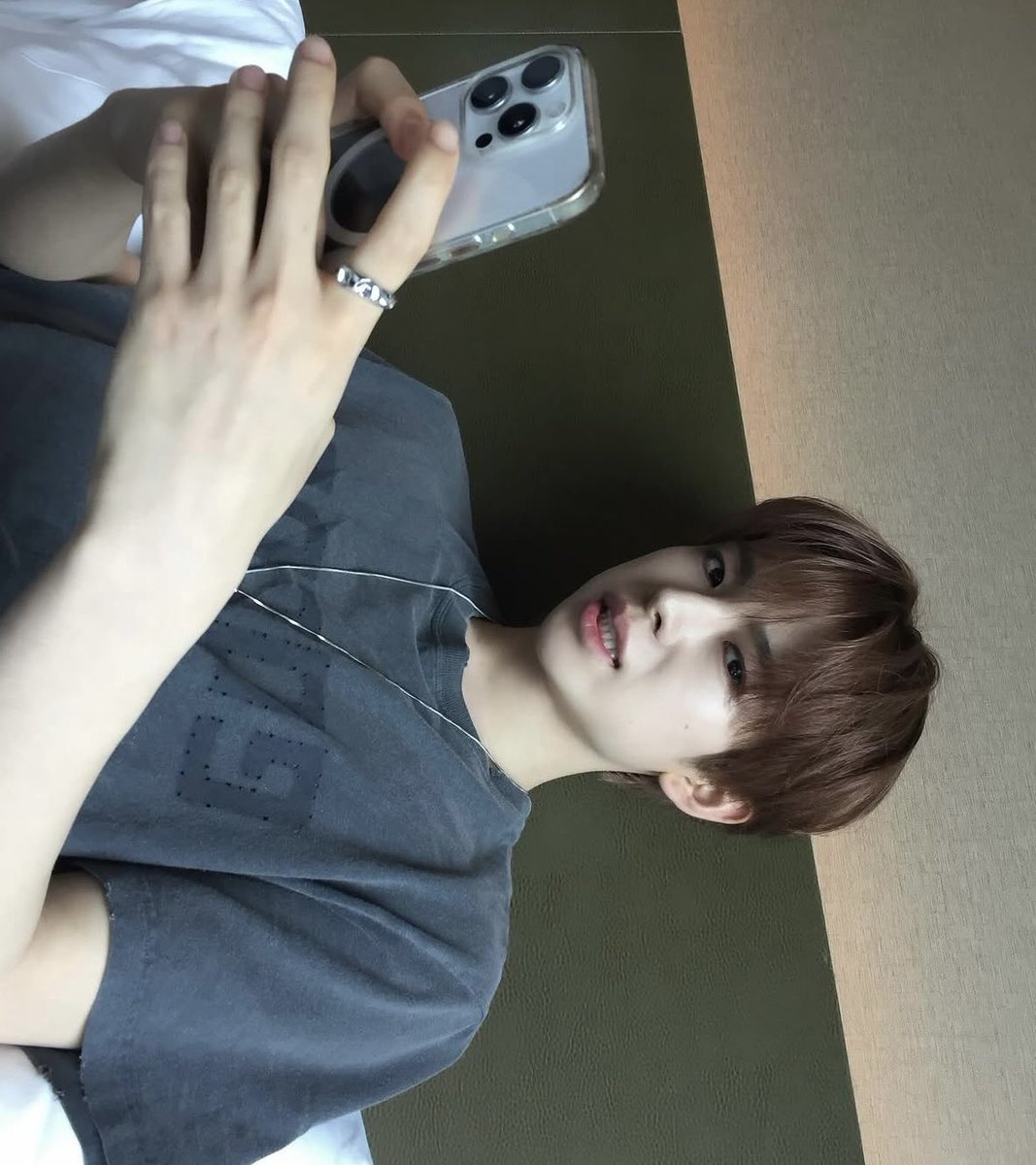 애자 tweet media