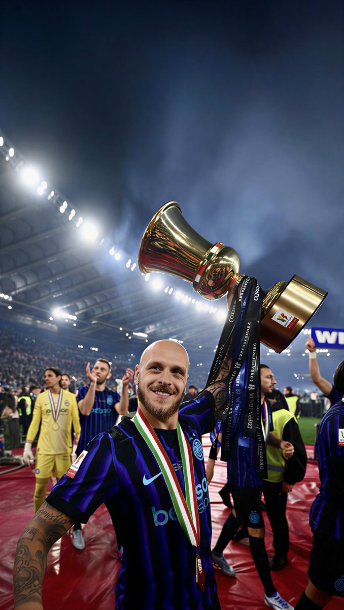 FCIMwallpapers's tweet photo. 🏆🇮🇹 

#ForzaInter #LazioInter #CoppaItalia #CoppaItaliaFrecciarossa https://t.co/dTxGXl4gU0