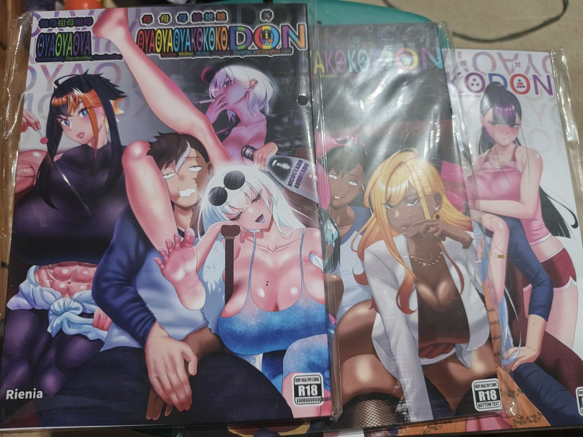 Jackasz2's tweet photo. Ke cf cuma buat beli doujin @rie_nia, mau beli semua tapi barangnya ada yang gak ada ....
So sad https://t.co/zEHhcb626c