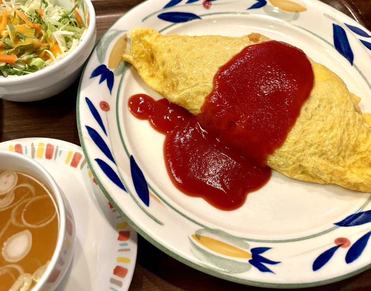 39RAD_knck's tweet photo. 本日誕生日なので
自分の機嫌を取るためにも、おひとり様を満喫してまいりました。大好物のオム。
人とご飯が食べたい。 https://t.co/hXaSsMfZvo