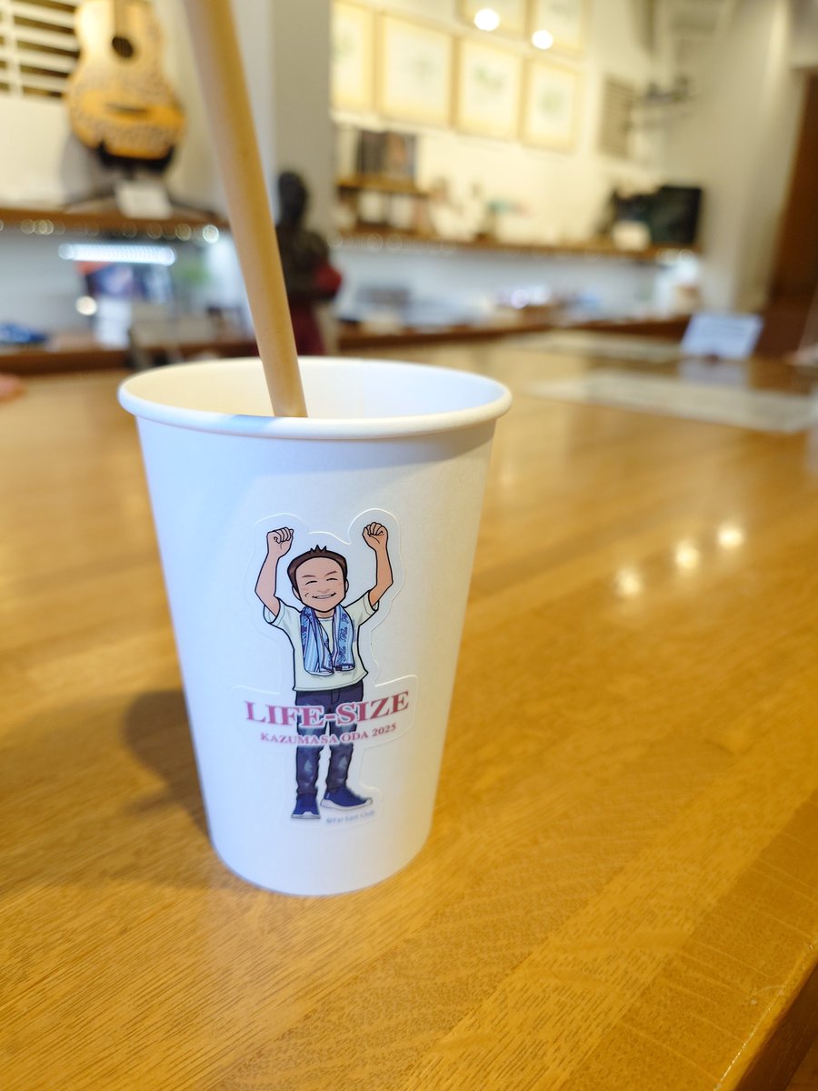 calaco3's tweet photo. 去年カフェで出逢った小田友さんと
のんびりランチしてカフェへ

先週は大阪の小田友さんと
念願のソラードへ

ずっと小田さんの話をして
カフェのお客さんと盛り上がって

ライブの予定はなくても
こんな一日を過ごすだけで
すごく満たされる

小田さんを想うだけで
みんな笑顔になる

#小田和正 さん https://t.co/O6g5ayaGyL